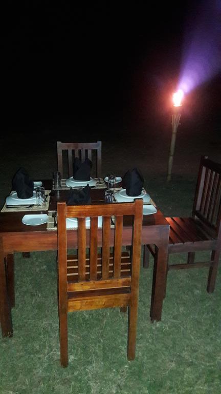 Indika Lake Resort Nuwarawewa East Extérieur photo